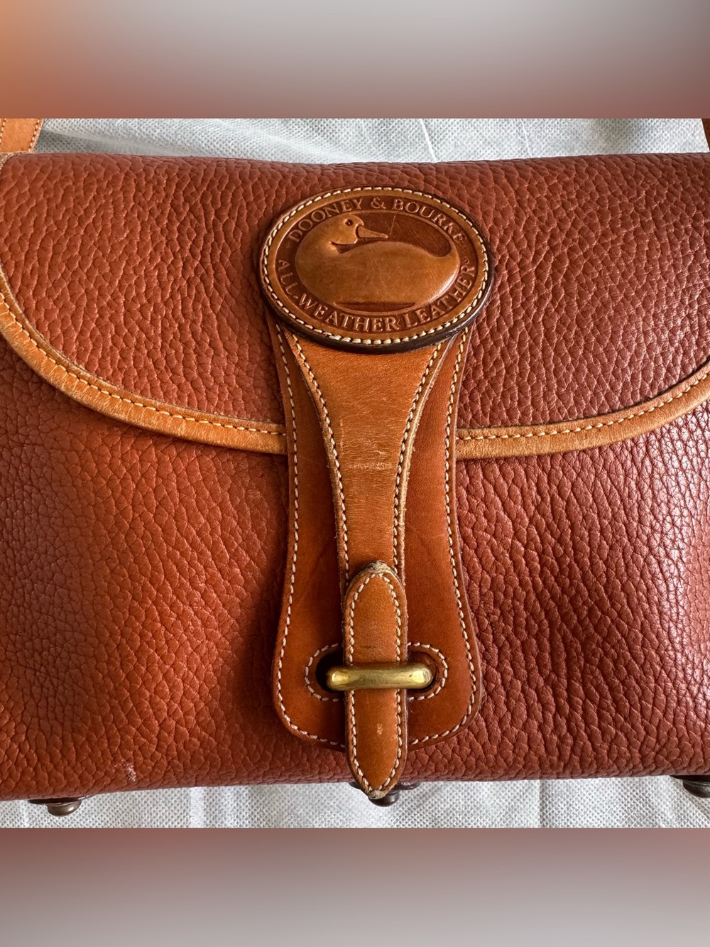 Vintage Dooney & Bourke AWL Med Pebbled Essex shoulder bag/crossbody A2 137796